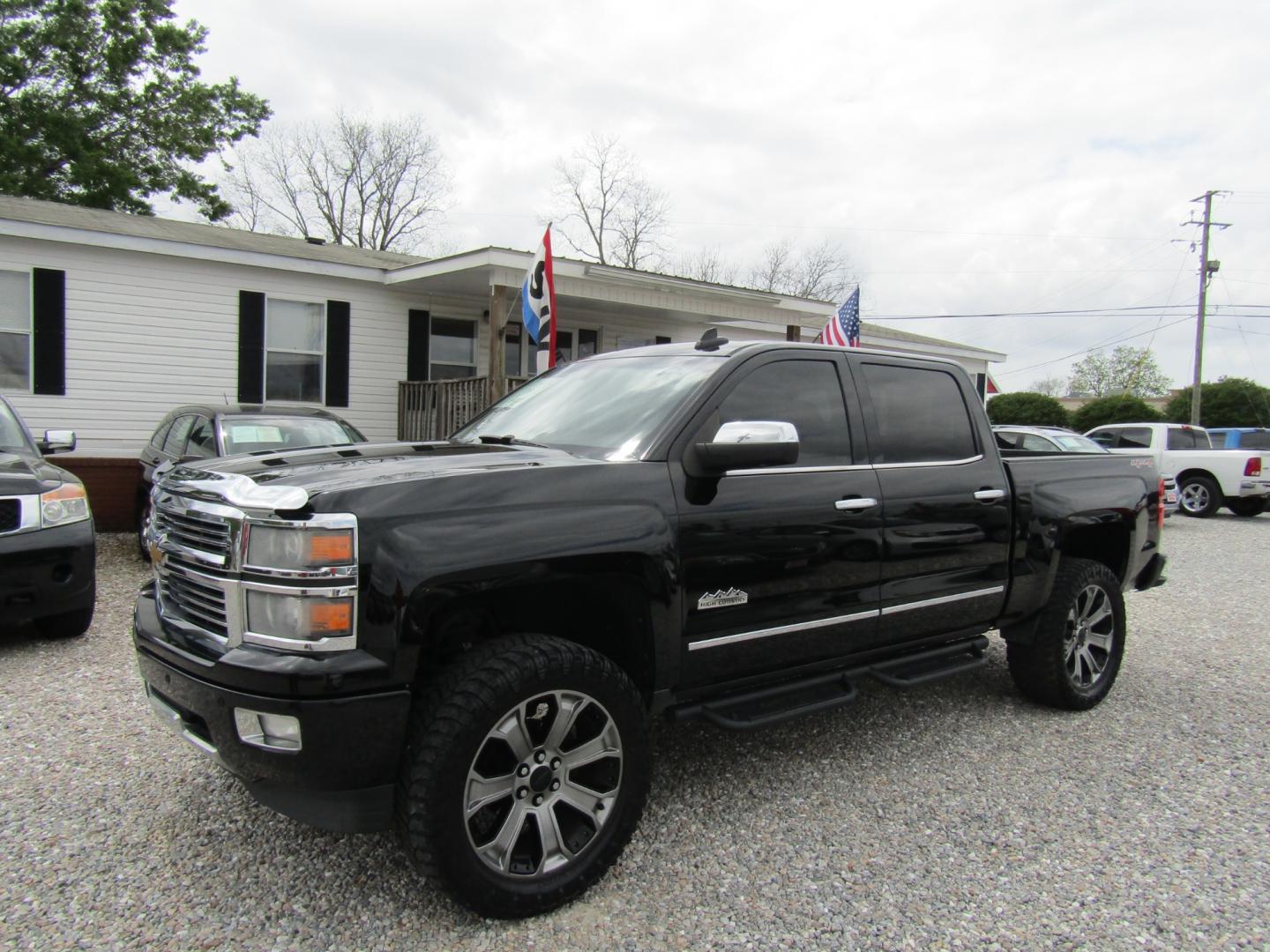 2015 Black Chevrolet Silverado 1500 High Country Crew Cab 4WD (3GCUKTEJ9FG) with an 6.2L V8 OHV 16V engine, Automatic transmission, located at 15016 S Hwy 231, Midland City, AL, 36350, (334) 983-3001, 31.306210, -85.495277 - Photo#2